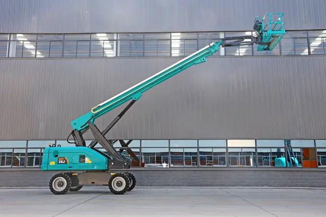 Телескопический дизельный подъемник Sunward SWT28J 28-8, б/у 2024 г.в.